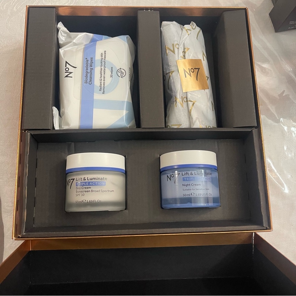 No7 Lift & Luminate Skincare Set - White and Blue
